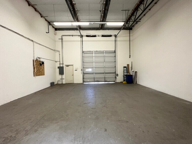 More Photos Of 7950 Cherry Ave, Fontana Light Distribution For Lease