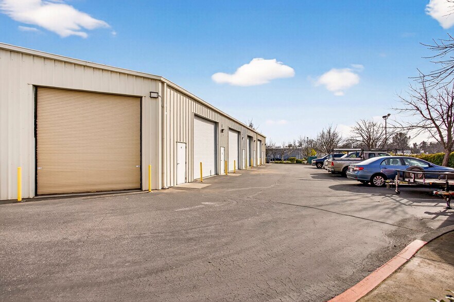 More Photos Of 2540 Zanella Way, Chico Service For Lease