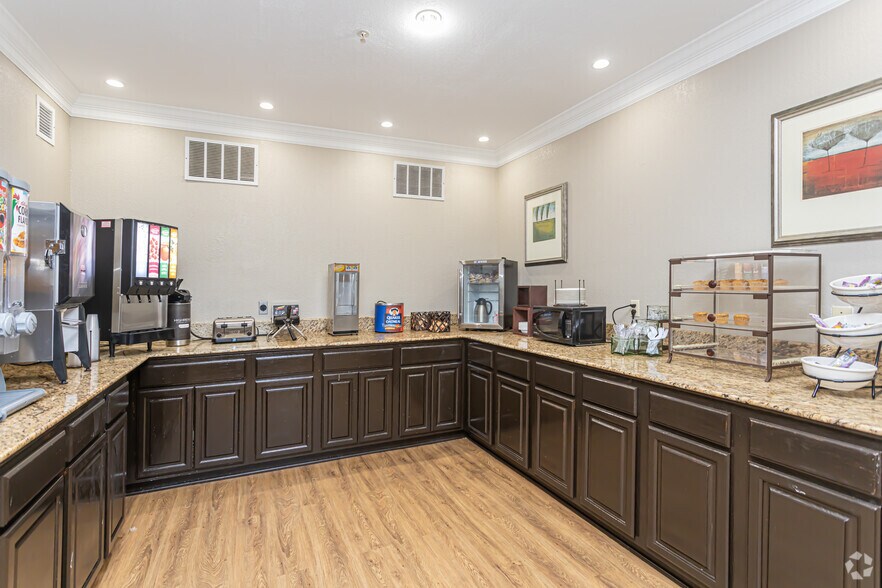 More Photos Of 13900 Wilfred Seymour Rd, Ocean Springs Hotel For Sale