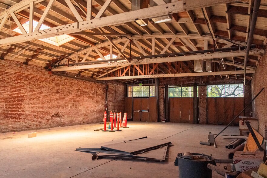 More Photos Of 4410 Gage Ave, Bell Restaurant For Lease