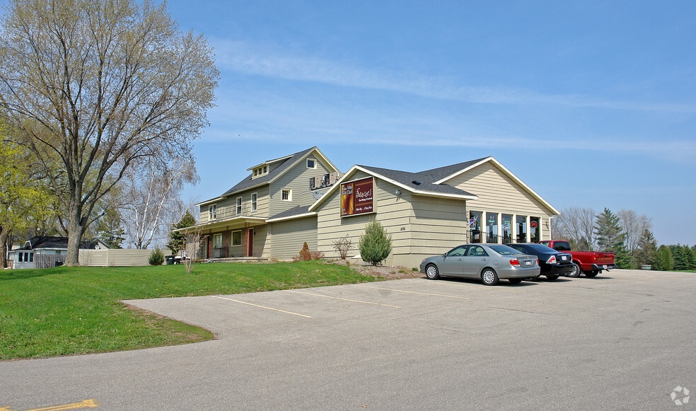 Primary Photo Of 800 S Main St, Lake Mills Golf Course Driving Range For Sale