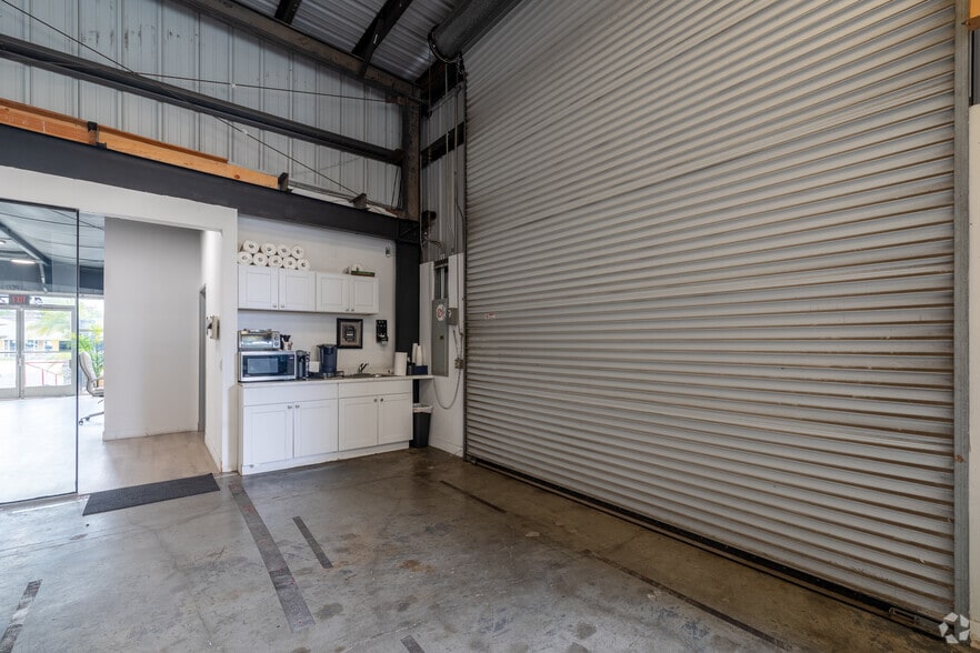 More Photos Of 4567 W El Segundo Blvd, Hawthorne Freestanding For Sale