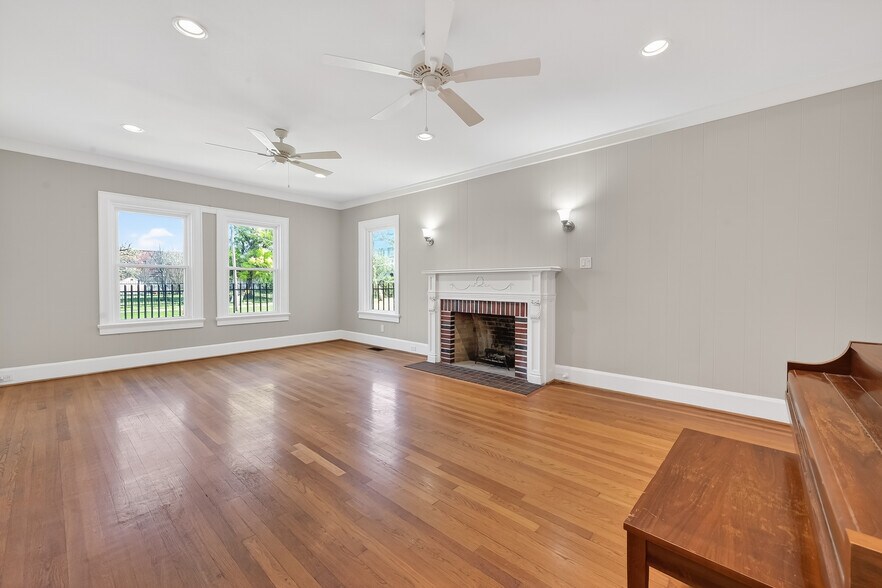 More Photos Of 3410 Austin St, Houston Office Residential For Lease