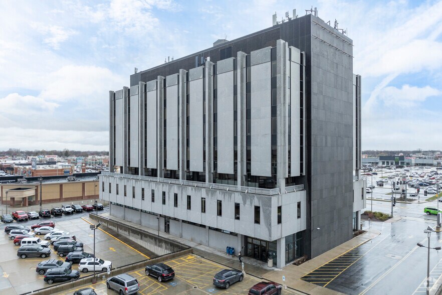 More Photos Of 7222 W Cermak Rd, North Riverside Office For Lease