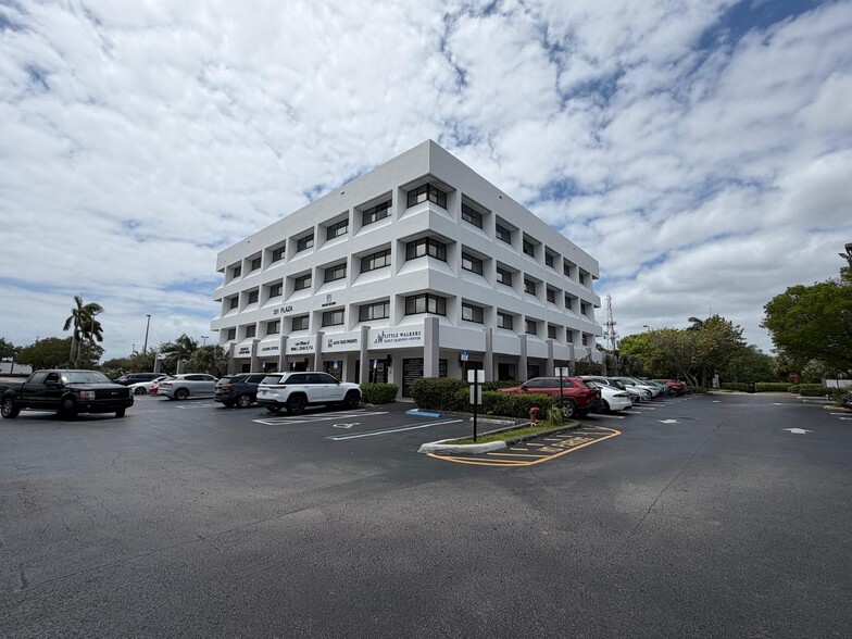 More Photos Of 351 S Cypress Rd, Pompano Beach Office For Sale