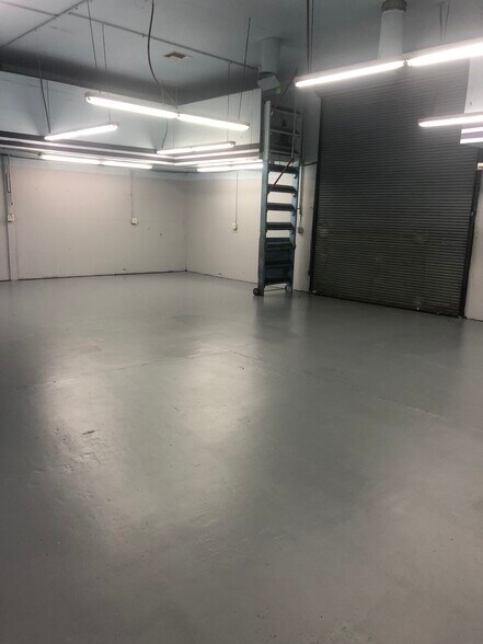 More Photos Of 2217 E Main St, Mesa Freestanding For Lease