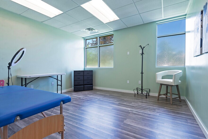 More Photos Of 7370-7430 Creek Rd, Midvale Office For Sale