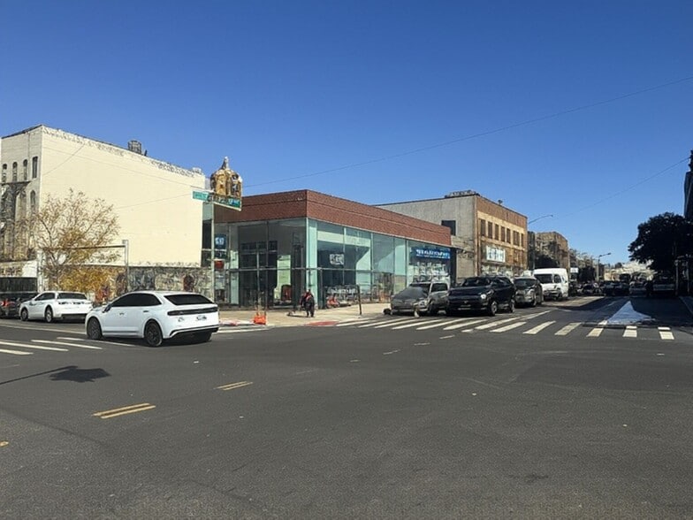 Primary Photo Of 455 Bushwick Ave, Brooklyn Bank For Lease