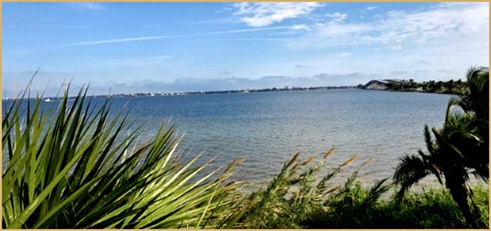 More Photos Of 1819 Riverview Dr, Melbourne Medical For Lease