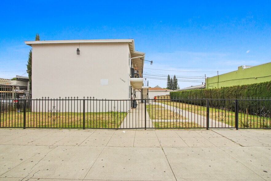 More Photos Of 11032 Atlantic Ave, Lynwood Apartments For Sale