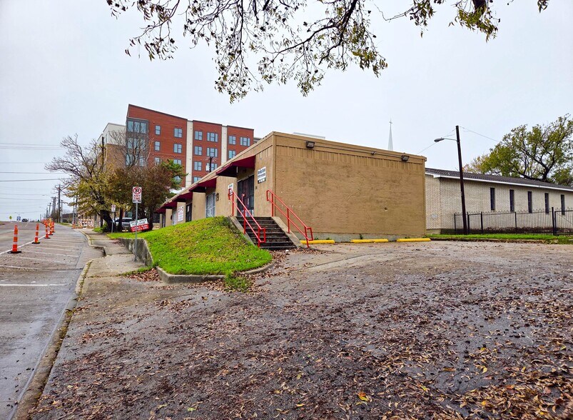 More Photos Of 191 S Corinth Street Rd, Dallas General Retail For Lease