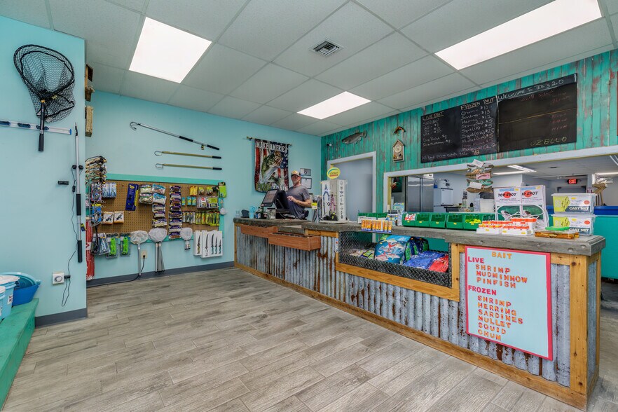 More Photos Of 431-471 NE 1st Ter, Crystal River Freestanding For Sale