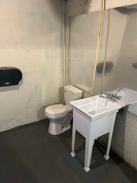 More Photos Of 1230 Murphy Ave, Atlanta Warehouse For Lease