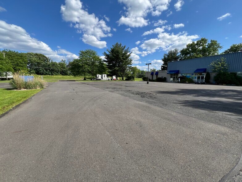 More Photos Of 3160 Tremont Ave, Trevose Office For Sale