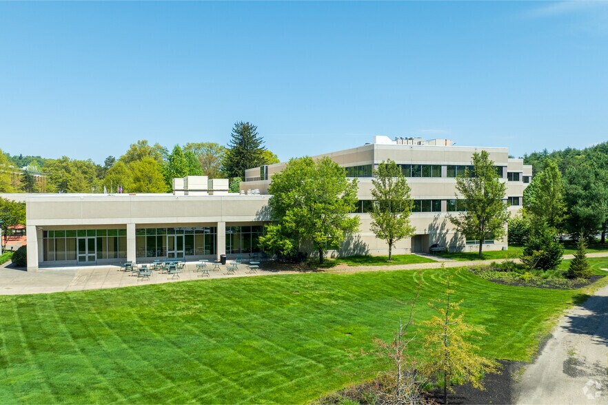 More Photos Of 14 Mechanic St, Southbridge Hotel For Lease