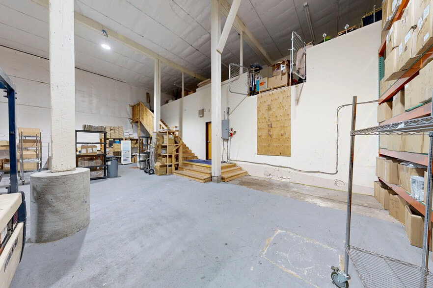 More Photos Of 502 Custer Way SE, Olympia Warehouse For Sale