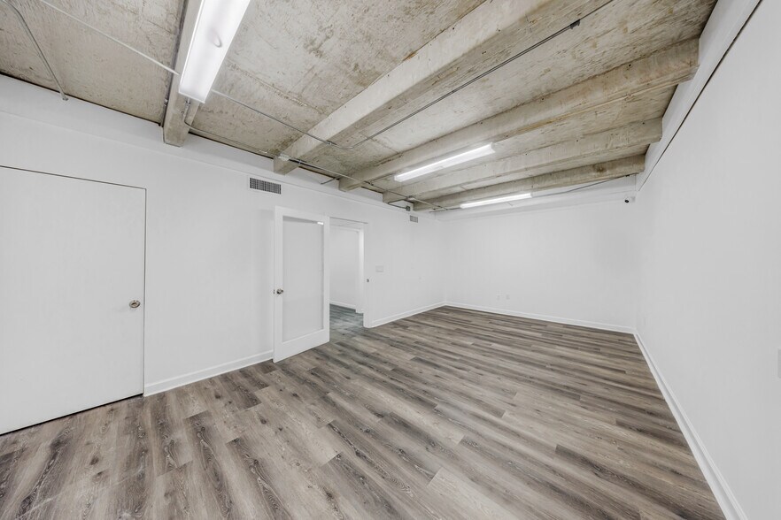 More Photos Of 7550 W 2nd Ct, Hialeah Warehouse For Lease