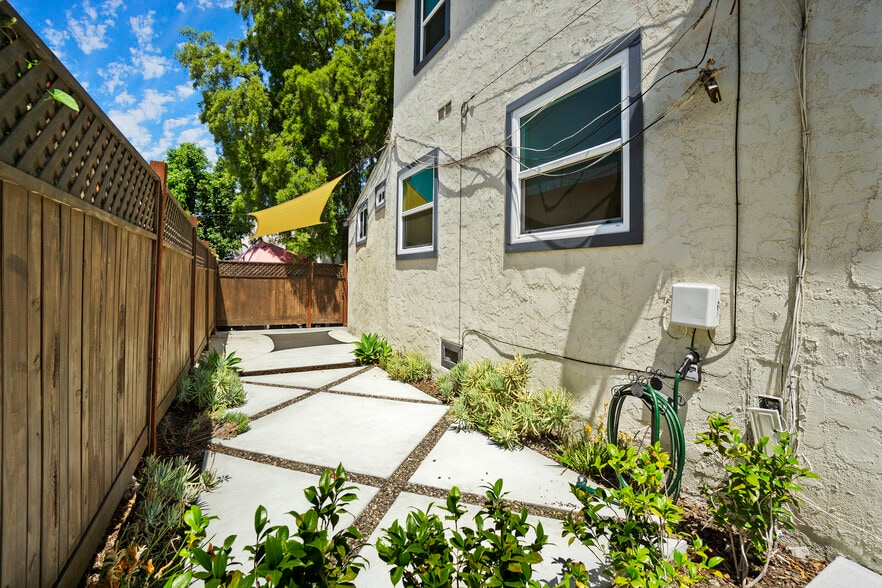 More Photos Of 343 N Occidental Blvd, Los Angeles Apartments For Sale