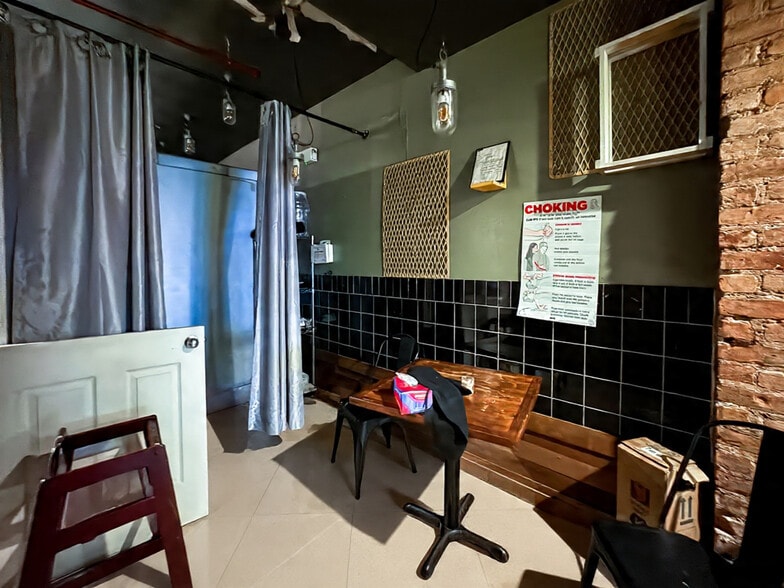 More Photos Of 646 Manhattan Ave, Brooklyn Storefront Retail Residential For Lease