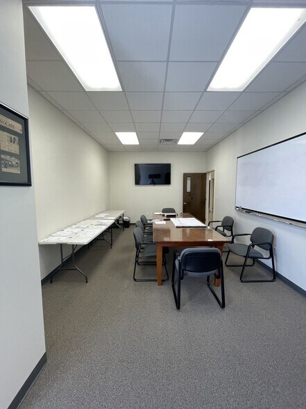 More Photos Of 1402 Bridgeview Dr, Port Allen Light Manufacturing For Sale