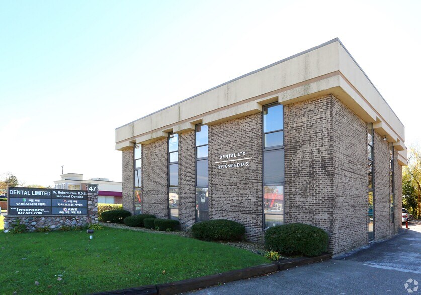 More Photos Of 47 W Dundee Rd, Wheeling Medical For Lease