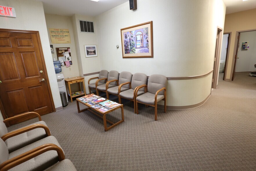More Photos Of 2 Strawtown Rd, West Nyack Medical For Lease