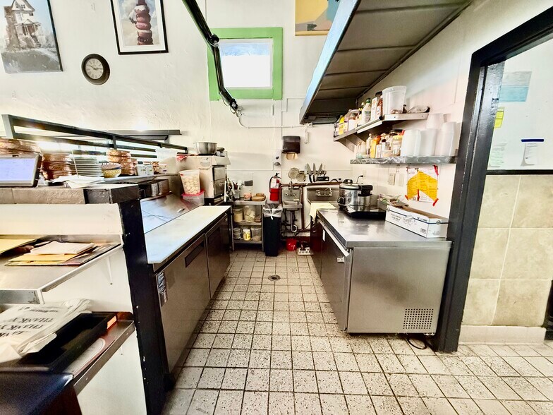 More Photos Of 1101-1127 Polk St, San Francisco Apartments For Lease