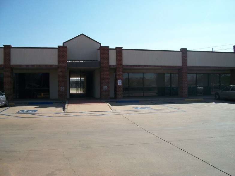 More Photos Of 1505 Southwest Pky, Wichita Falls Freestanding For Lease