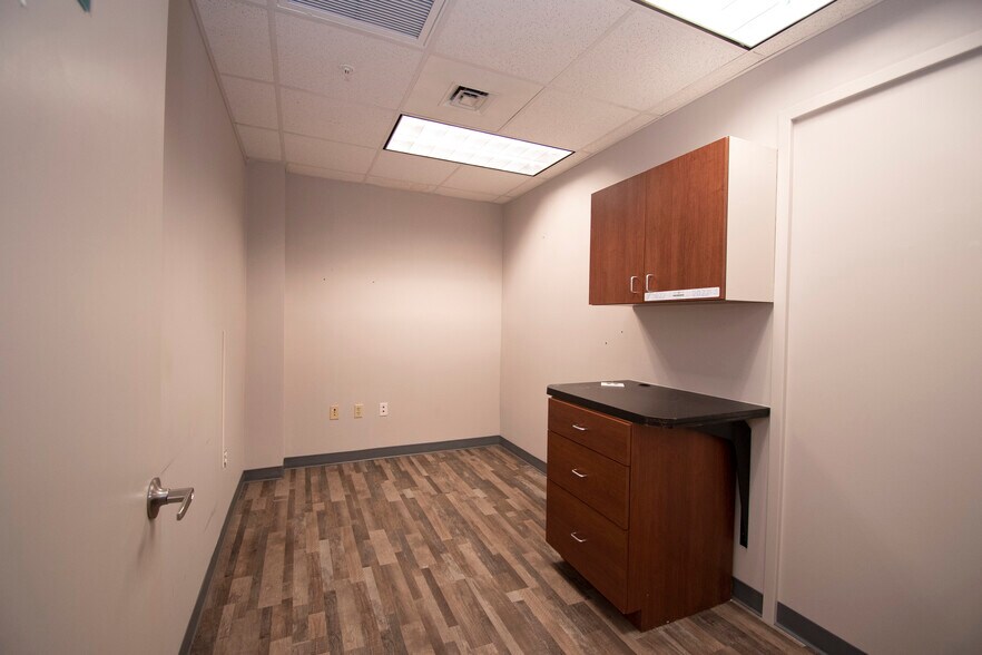 More Photos Of 2525 Harbor Blvd, Port Charlotte Medical For Lease