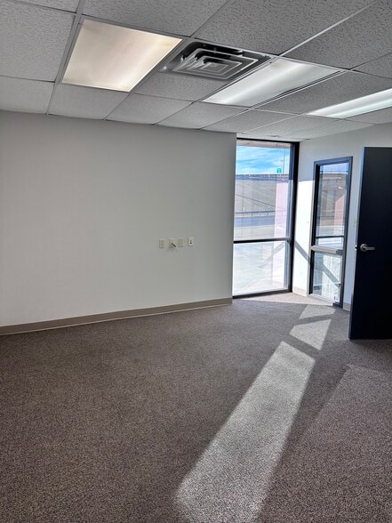 More Photos Of 4809 W Loop 289, Lubbock Warehouse For Lease