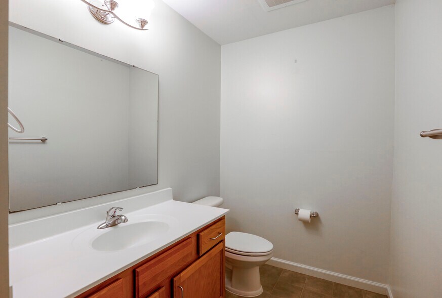 More Photos Of 3001 W Cart Rd, Richmond Apartments For Sale