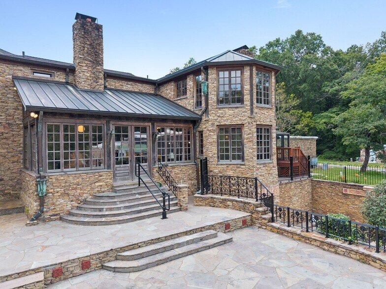 More Photos Of 1374 Peter Pond Rd, Ashland City Lodge Meeting Hall For Sale