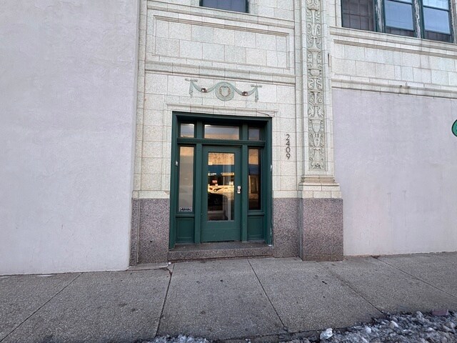 More Photos Of 13102 S Western Ave, Blue Island Apartments For Lease