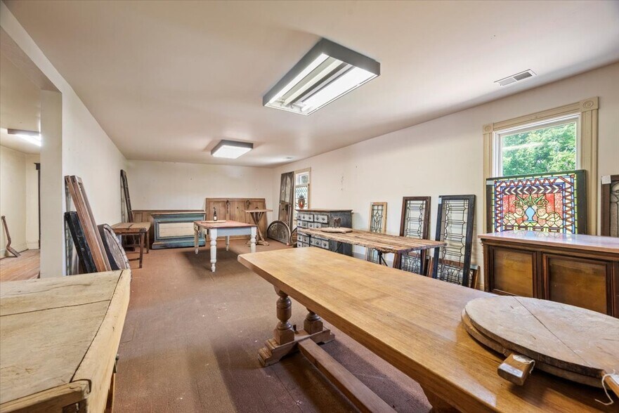 More Photos Of 207 Adams Ave, Canonsburg General Retail For Sale