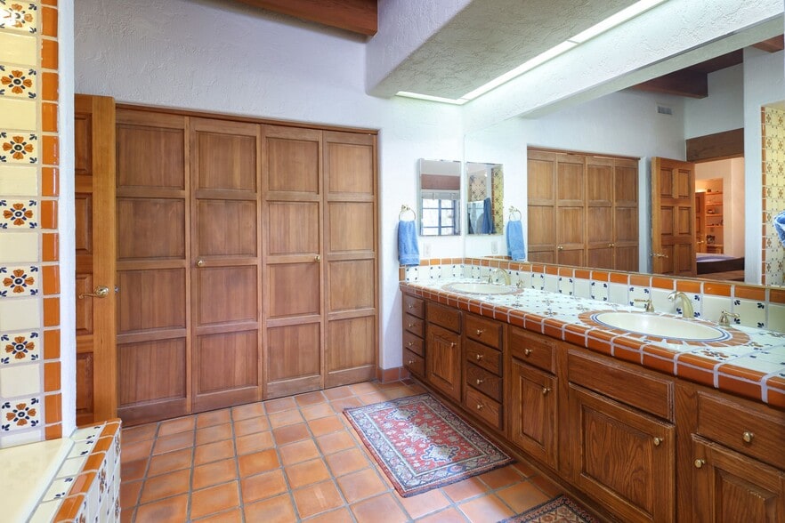 More Photos Of 13105 E Placita Las Avenas, Tucson Horse Stables For Sale