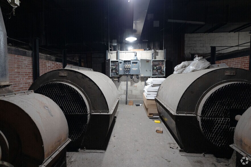 More Photos Of 705 Business Blvd, Schenectady Warehouse For Sale