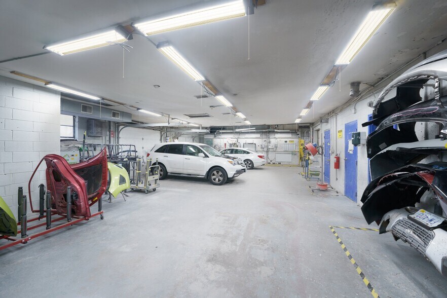 More Photos Of 15 York Ave, Pawtucket Auto Repair For Sale