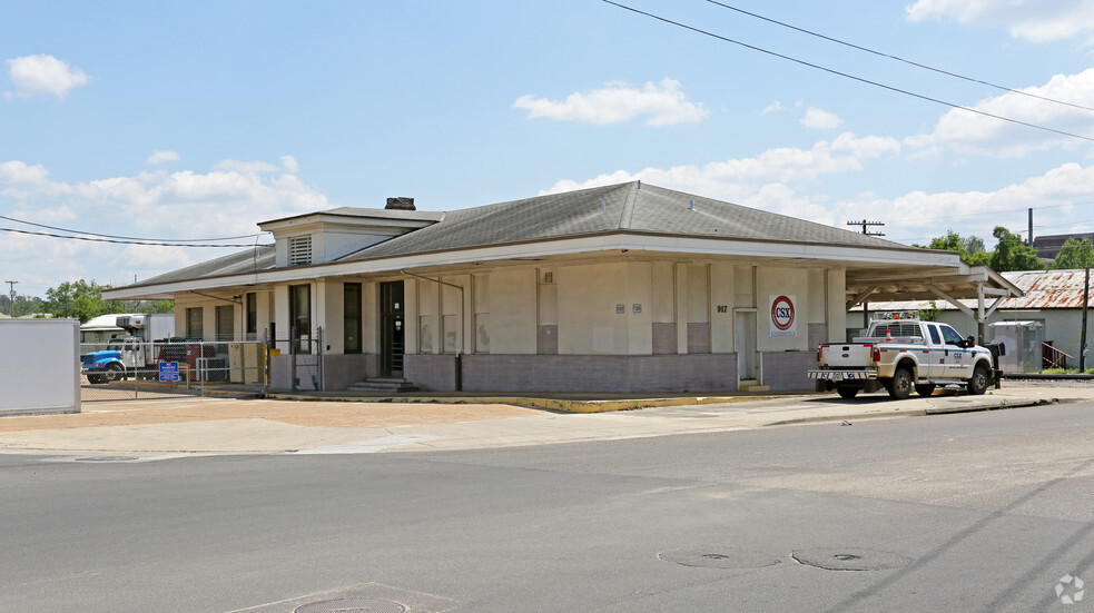 Primary Photo Of 917 Railroad Ave, Tallahassee Office For Sale