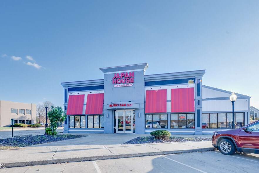 More Photos Of 2100 W White Oaks Dr, Springfield Restaurant For Sale