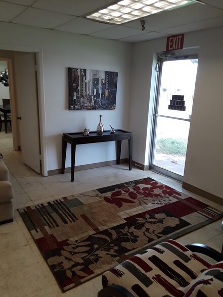 More Photos Of 2525 N Center St, Bonham Manufacturing For Lease