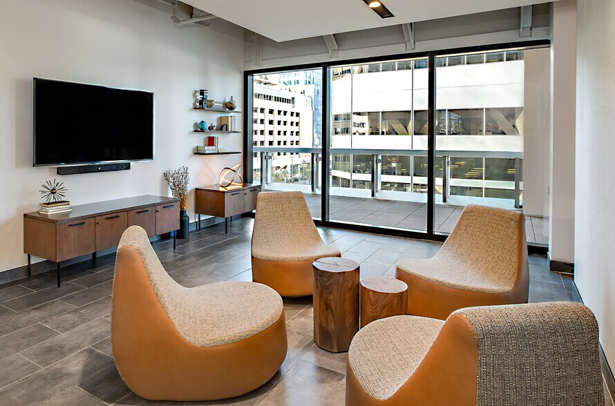 More Photos Of 1099 18th St, Denver Office For Lease