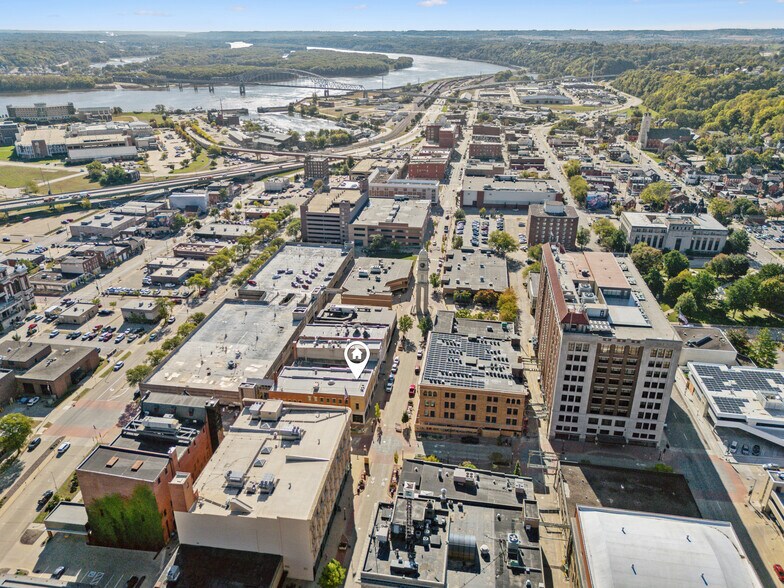 More Photos Of 799 Main St, Dubuque Apartments For Lease
