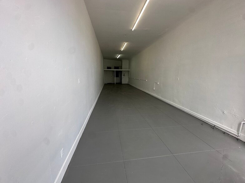 More Photos Of 8517-8519 Long Beach Blvd, Huntington Park Storefront For Lease