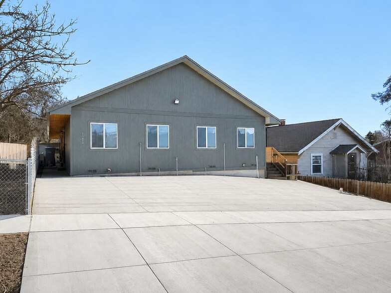 More Photos Of 1433 Lakeview Ave, Klamath Falls Multifamily For Sale