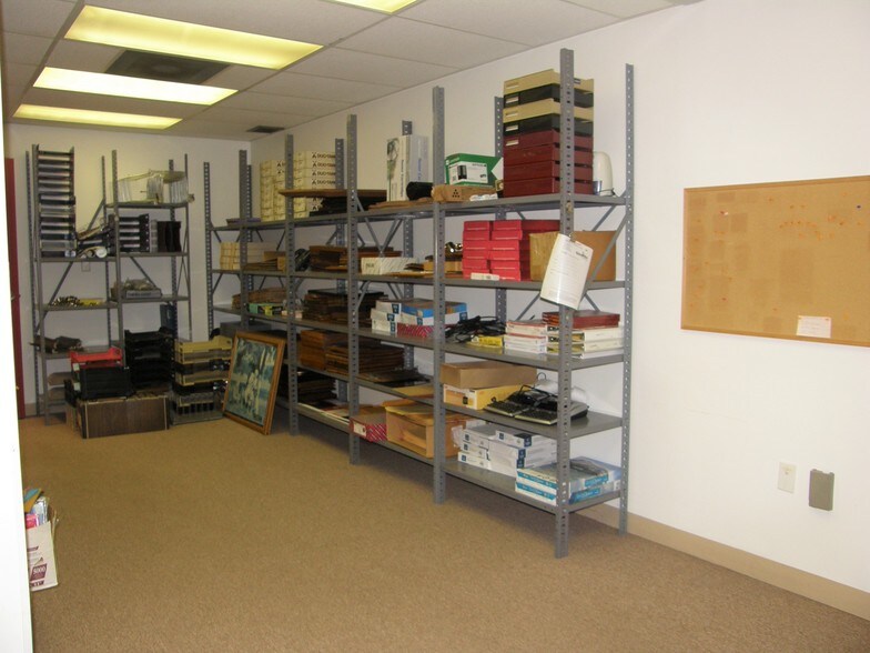 More Photos Of 2112 Industrial Dr, Niles Manufacturing For Sale