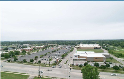 More Photos Of 663 Brook Forest Ave, Shorewood Convenience Store For Sale