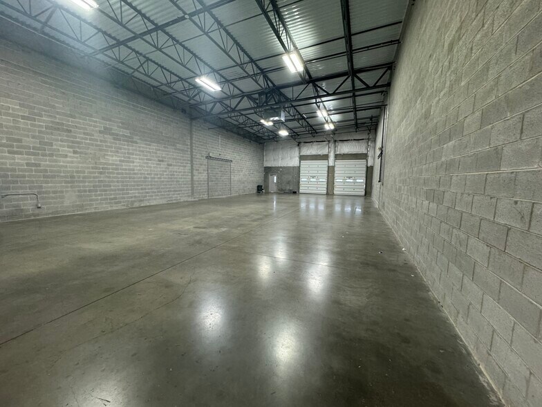 More Photos Of 7699 Limestone Dr, Gainesville Light Manufacturing For Sale