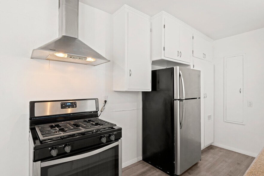 More Photos Of 2117 Stewart St, Santa Monica Apartments For Sale