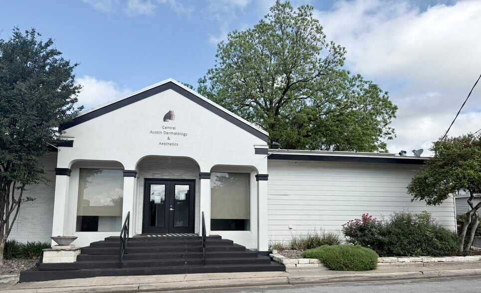 More Photos Of 1500 W 34th St, Austin Medical For Lease