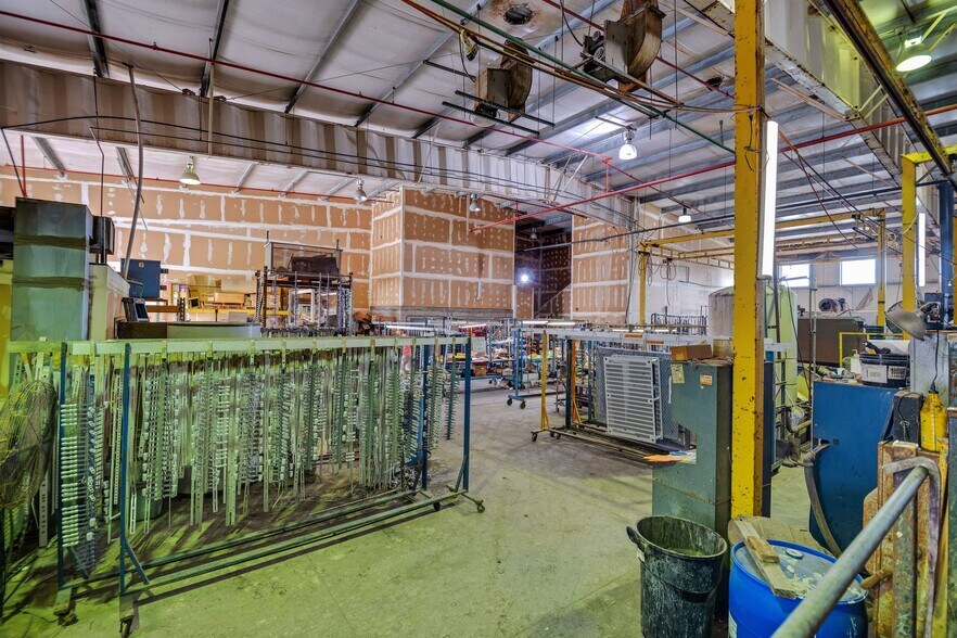 More Photos Of 9690 Dallas St, Commerce City Warehouse For Lease